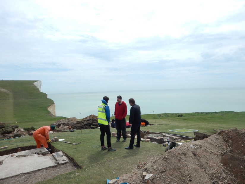 Visiting the Coastguard Cottages excavation after a foreshore sessions and being shown around by Jo Seaman, Heritage Services Manager for Eastbourne Borough Council