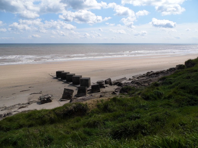 Anti-tank blocks at risk of erosion