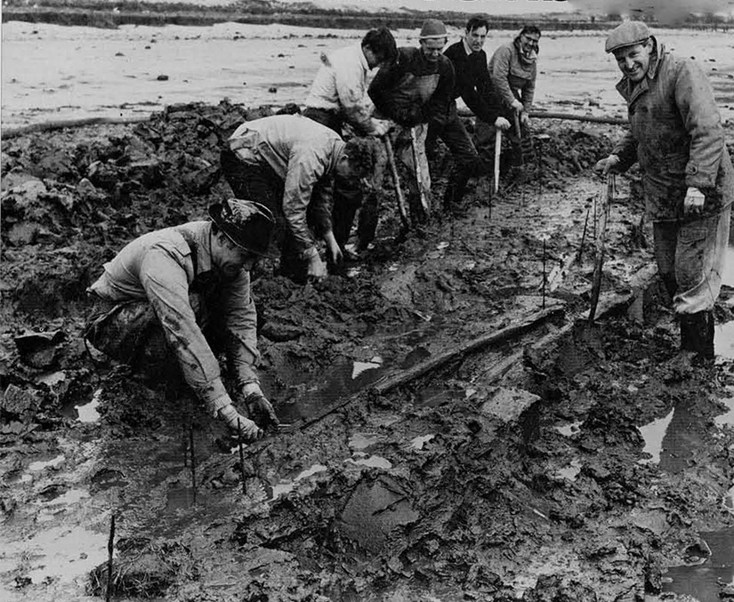 Excavating Ferriby Boat number 3