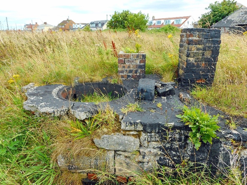 Bark-pots at Beadnell